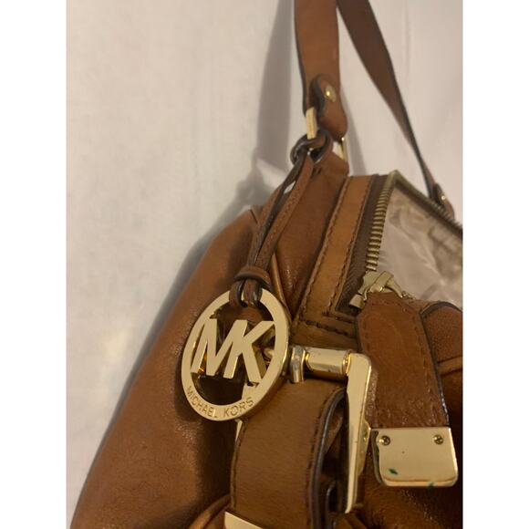 Michael Kors Classic Leather Shoulder Bag Brown with Gold Buckle & Logo - Picture 6 of 12